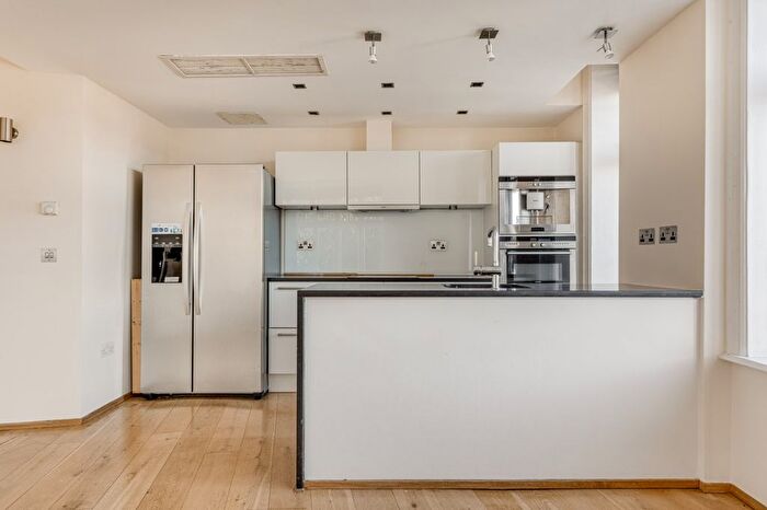 2 Bedroom Flat To Rent In Sheen Road, Richmond, TW9