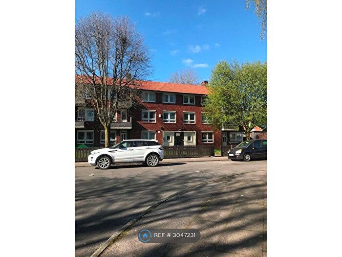 3 Bedroom Flat To Rent In Philip Street, Eccles, Manchester, M30