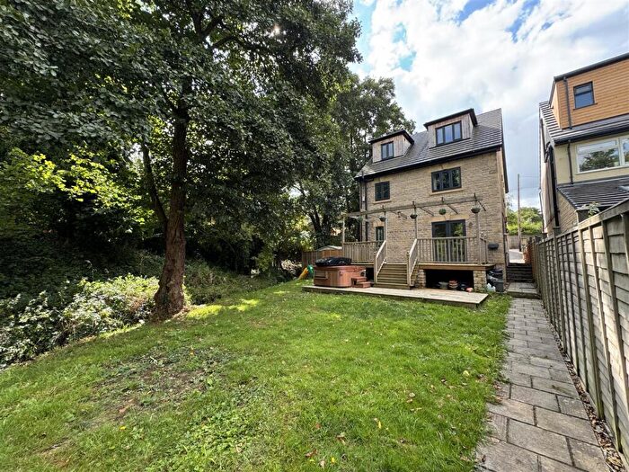 5 Bedroom Detached House For Sale In Meadow View, Radstock, BA3