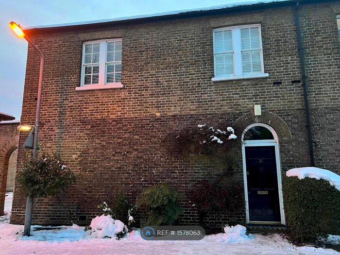 3 Bedroom End Of Terrace House To Rent In Powdermill Lane, Waltham Abbey, EN9