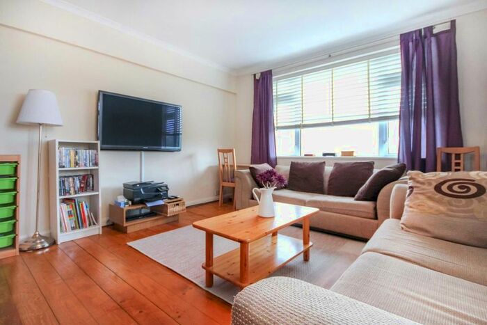 2 Bedroom Flat To Rent In North End Road, London, W14