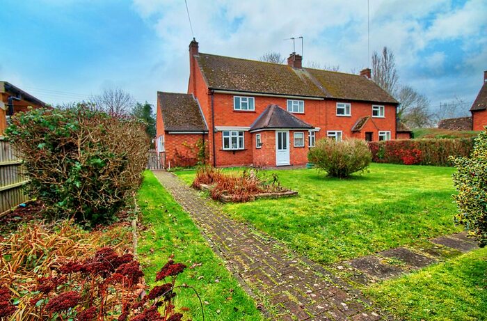 3 Bedroom Semi-Detached House For Sale In Penny Close, Guarlford, Malvern, WR13