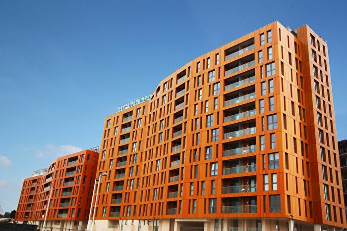 1 Bedroom Flat To Rent In Loop Court, Telegraph Avenue, Greenwich, SE10