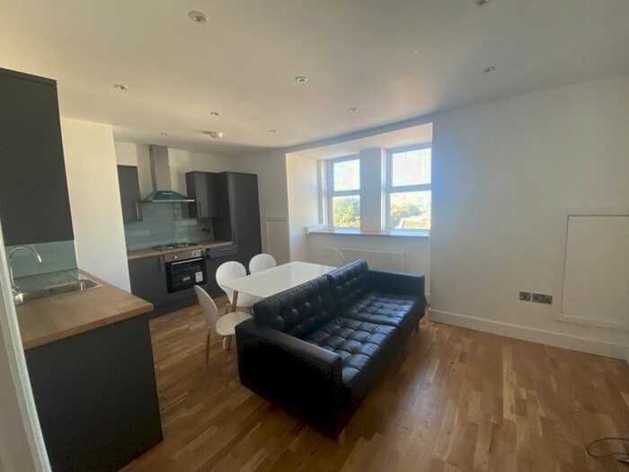 2 Bedroom Flat To Rent In Mutley Plain, Mutley, Plymouth, PL4