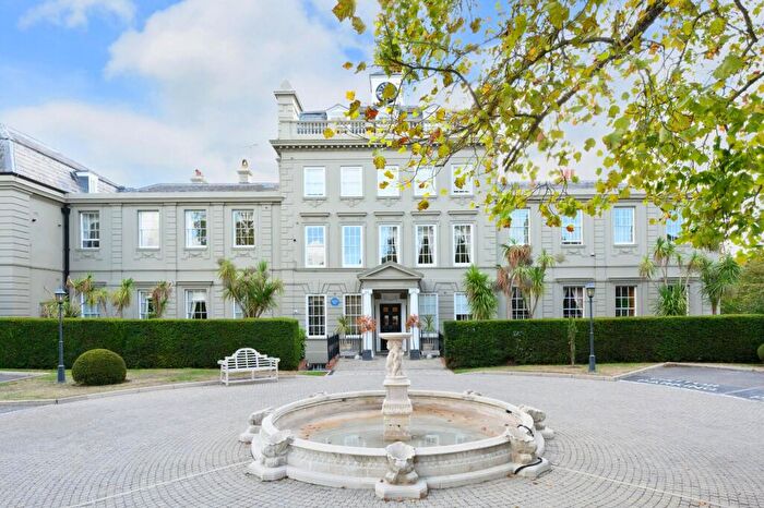 3 Bedroom Apartment To Rent In High Street, Esher, Surrey, KT10