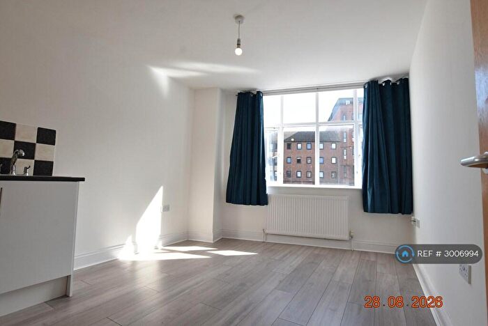 1 Bedroom Flat To Rent In T L House, Luton, LU1
