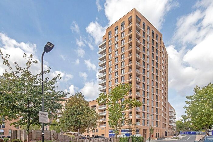 2 Bedroom Flat To Rent In Hanbury Road, Acton, W3