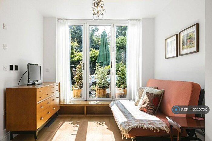 1 Bedroom Flat To Rent In Halliford Street, London, N1