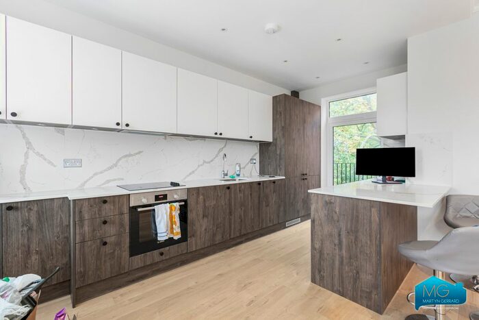 2 Bedroom Flat To Rent In Crouch Hill, Crouch End, London, N8