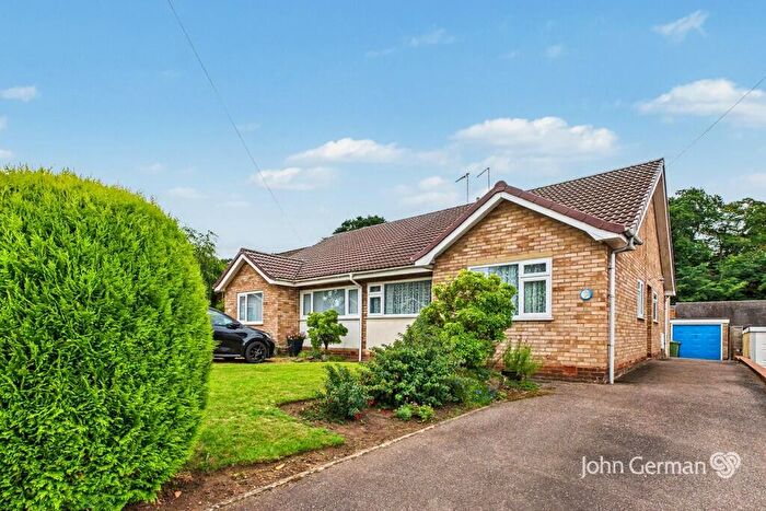 3 Bedroom Semi-Detached Bungalow For Sale In Lichfield Drive, Great Haywood, ST18
