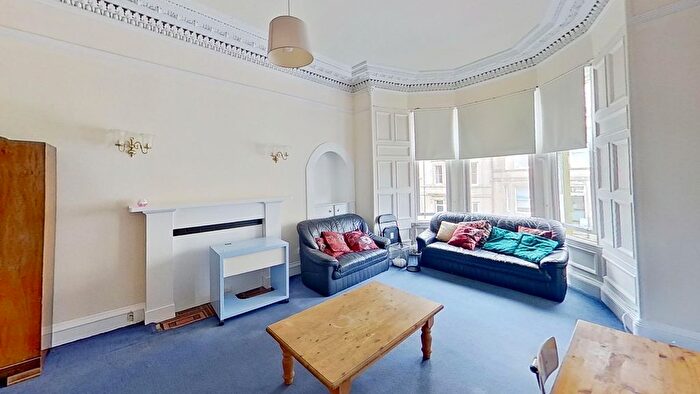 4 Bedroom Flat To Rent In () Polwarth Gardens, Edinburgh, EH11
