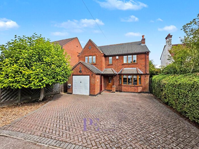 4 Bedroom Detached House For Sale In Hansom Road, Hinckley, LE10