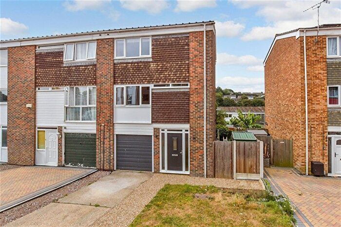 3 Bedroom Town House For Sale In Chalcroft Road, Folkestone, Kent, CT20