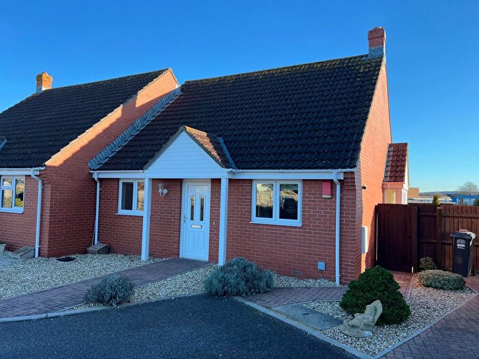 2 Bedroom Semi Detached Bungalow For Sale In Watcombe Close, Weston-Super-Mare, BS22