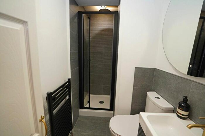 2 Bedroom Flat To Rent In Cheyne Street, Edinburgh, EH4