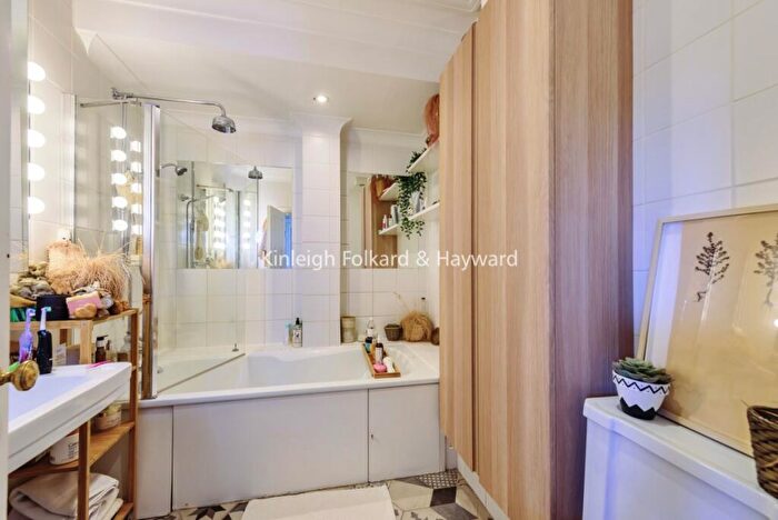2 Bedroom Apartment To Rent In Steeles Road London, NW3