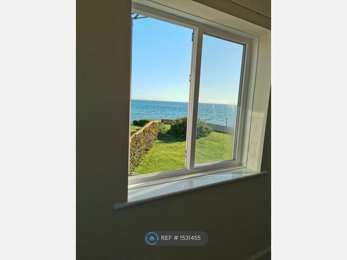 2 Bedroom Flat To Rent In Bill Point House, Selsey, Chichester, PO20