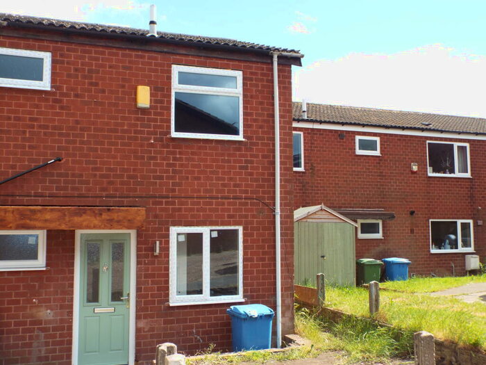 4 Bedroom Semi-Detached House To Rent In Foston Close, Mansfield, NG18