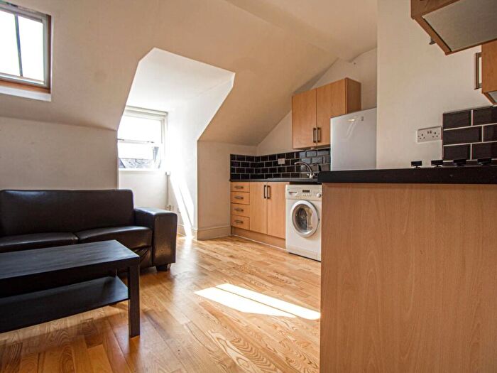 1 Bedroom Apartment To Rent In Apt, Hyde Terrace #, LS2