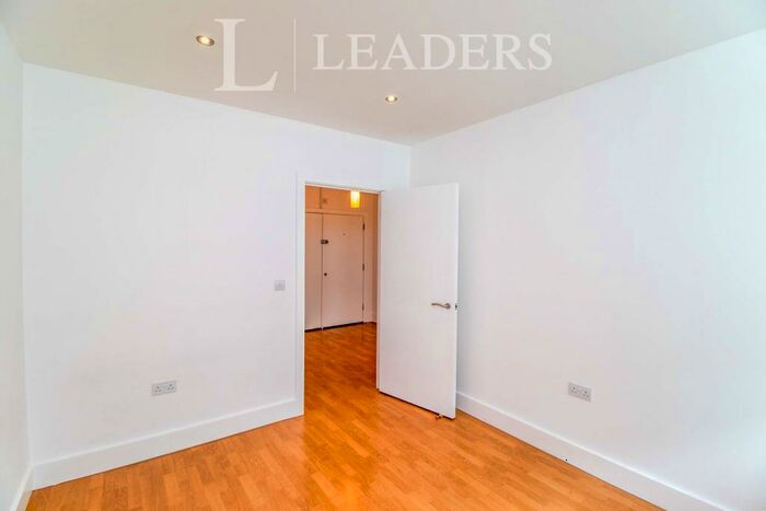 2 Bedroom Flat To Rent In Skyline Plaza, Victoria Avenue, SS2