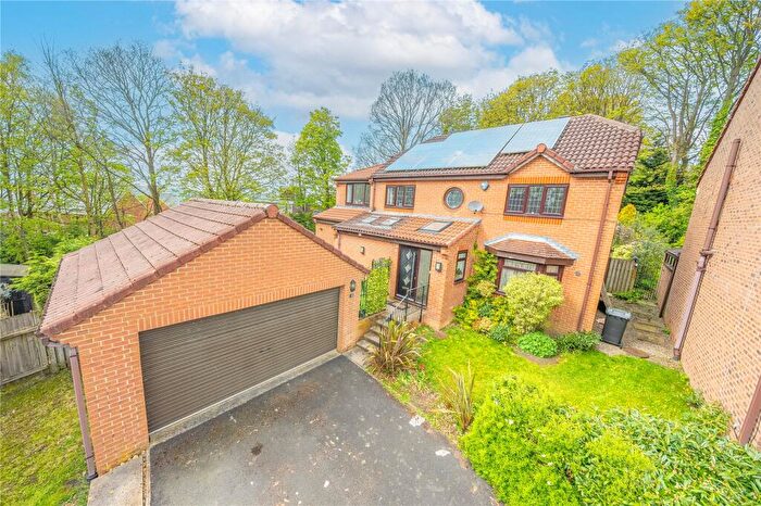 4 Bedroom Detached House For Sale In Silk Mill Mews, Cookridge, Leeds, LS16