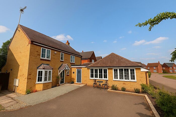 4 Bedroom Detached House For Sale In Woodlands, Grange Park, Northampton, NN4