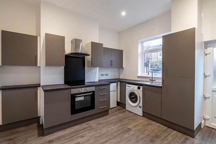 2 Bedroom Terraced House For Sale In Woodseats Road, Sheffield, S8
