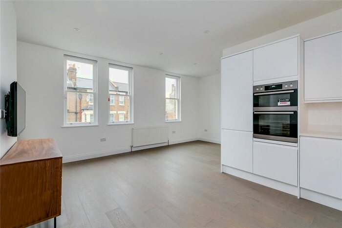 2 Bedroom Flat To Rent In Hetley Road, London, W12