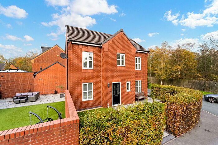 3 Bedroom Detached House For Sale In Cedarwood Close, Tyldesley, Manchester, M29