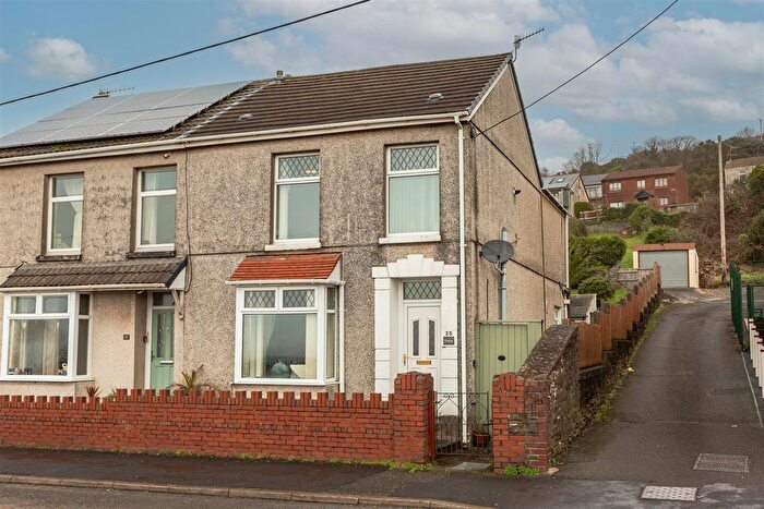 3 Bedroom Semi Detached House For Sale In Pwll Road, Llanelli, SA15