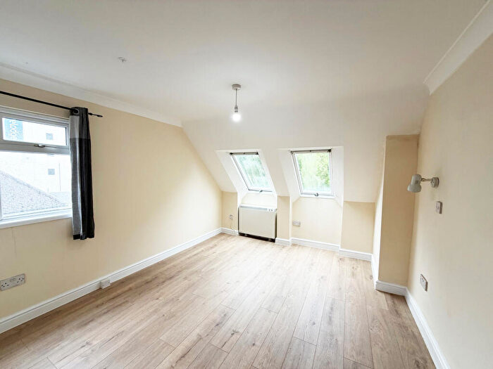1 Bedroom Apartment To Rent In Ladbroke Road, Redhill, RH1