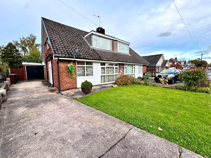 4 Bedroom Semi-Detached House For Sale In Oakland Avenue, Offerton, Stockport, SK2