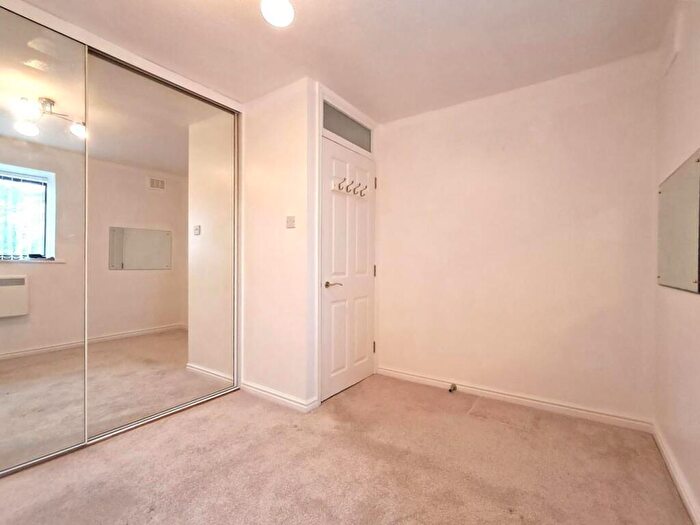 2 Bedroom Apartment To Rent In Barrington Court, Bristol, BS4