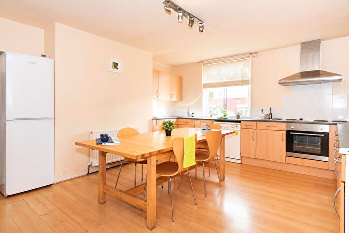 8 Bedroom Terraced House To Rent In Manor Terrace, Headingley, Leeds, LS6