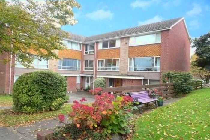 2 Bedroom Flat To Rent In Little Sutton Lane, Sutton Coldfield, B75