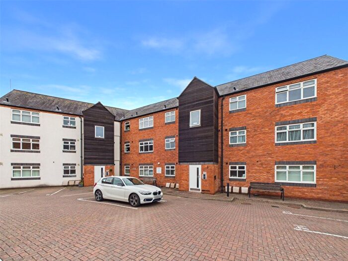 2 Bedroom Flat For Sale In Diglis Road, Worcester, Worcestershire, WR5