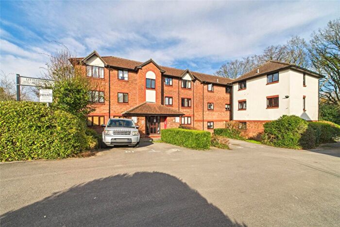1 Bedroom Apartment To Rent In Littlebrook Avenue, Slough, Berkshire, SL2