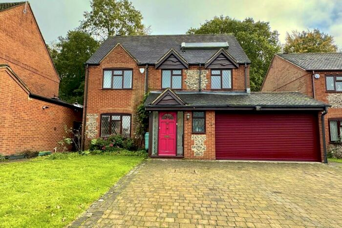 4 Bedroom House To Rent In Burrows Close, HP10