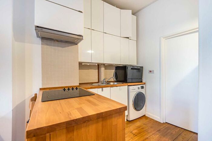1 Bedroom Flat To Rent In Old Gloucester Street, London, WC1N