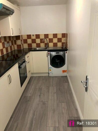 2 Bedroom Terraced House To Rent In Pickfords Gardens, Slough, SL1