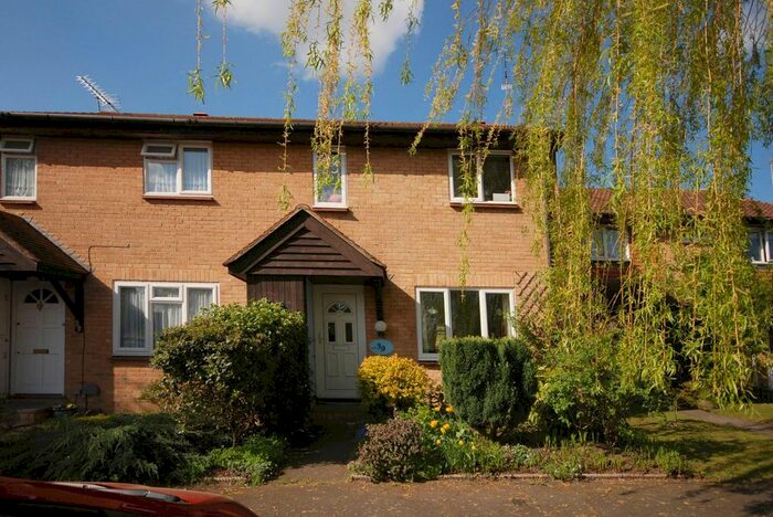 2 Bedroom Property To Rent In Hawkswell Close, Goldsworth Park, Woking, GU21