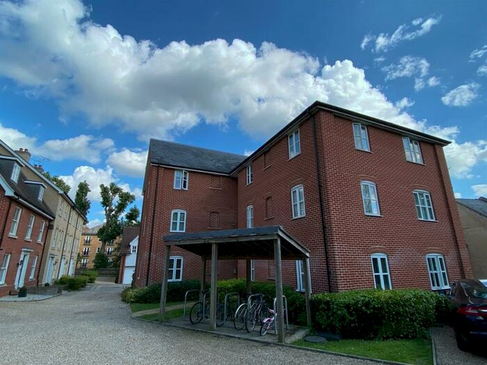 2 Bedroom Apartment To Rent In Groves Close, Colchester, CO4