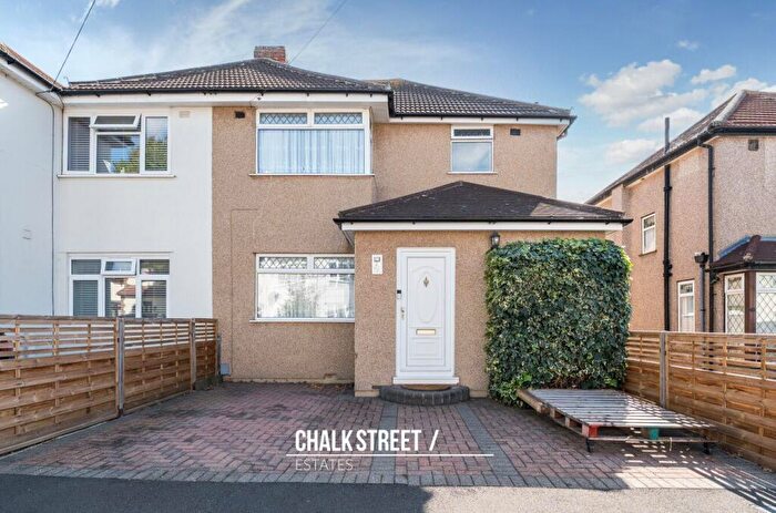 4 Bedroom Semi-Detached House For Sale In Laburnum Walk, Hornchurch, RM12