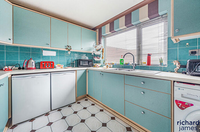 3 Bedroom End Of Terrace House For Sale In Eliot Close, Liden, SN3