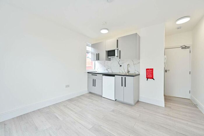 Studio To Rent In Mora Road, Cricklewood, London, NW2