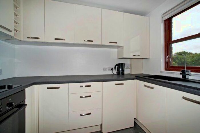 1 Bedroom Flat To Rent In Mayfield Road, London, W12