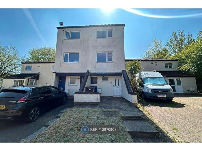 4 Bedroom Terraced House To Rent In Prince Edward Crescent, Telford, TF3