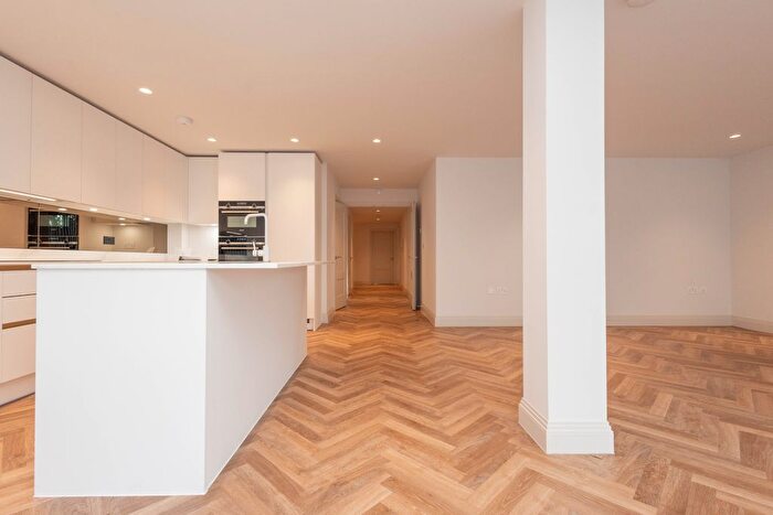 3 Bedroom Flat To Rent In Bessborough Road, Poole, BH13