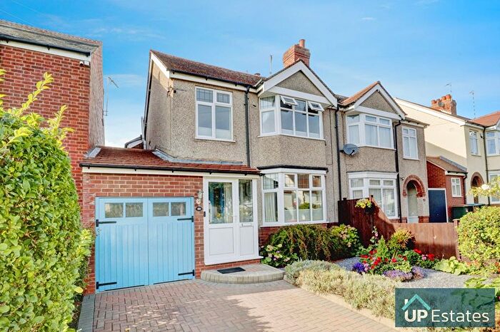 3 Bedroom Semi-Detached House For Sale In Beanfield Avenue, Coventry, CV3