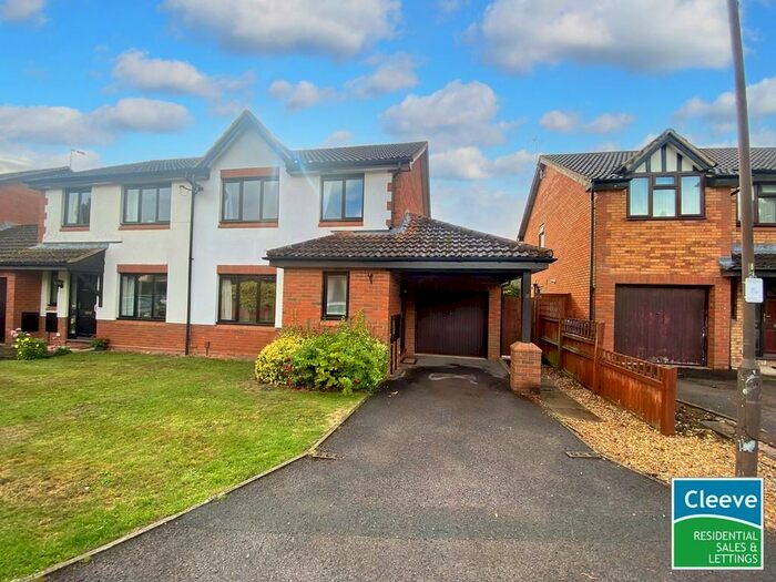 3 Bedroom Semi-Detached House To Rent In The Nurseries, GL52